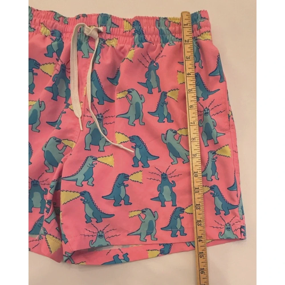 Chubbies The Dino Swim Trunks Lined Men’s size Medium in Pink Beach Summer Vacay
